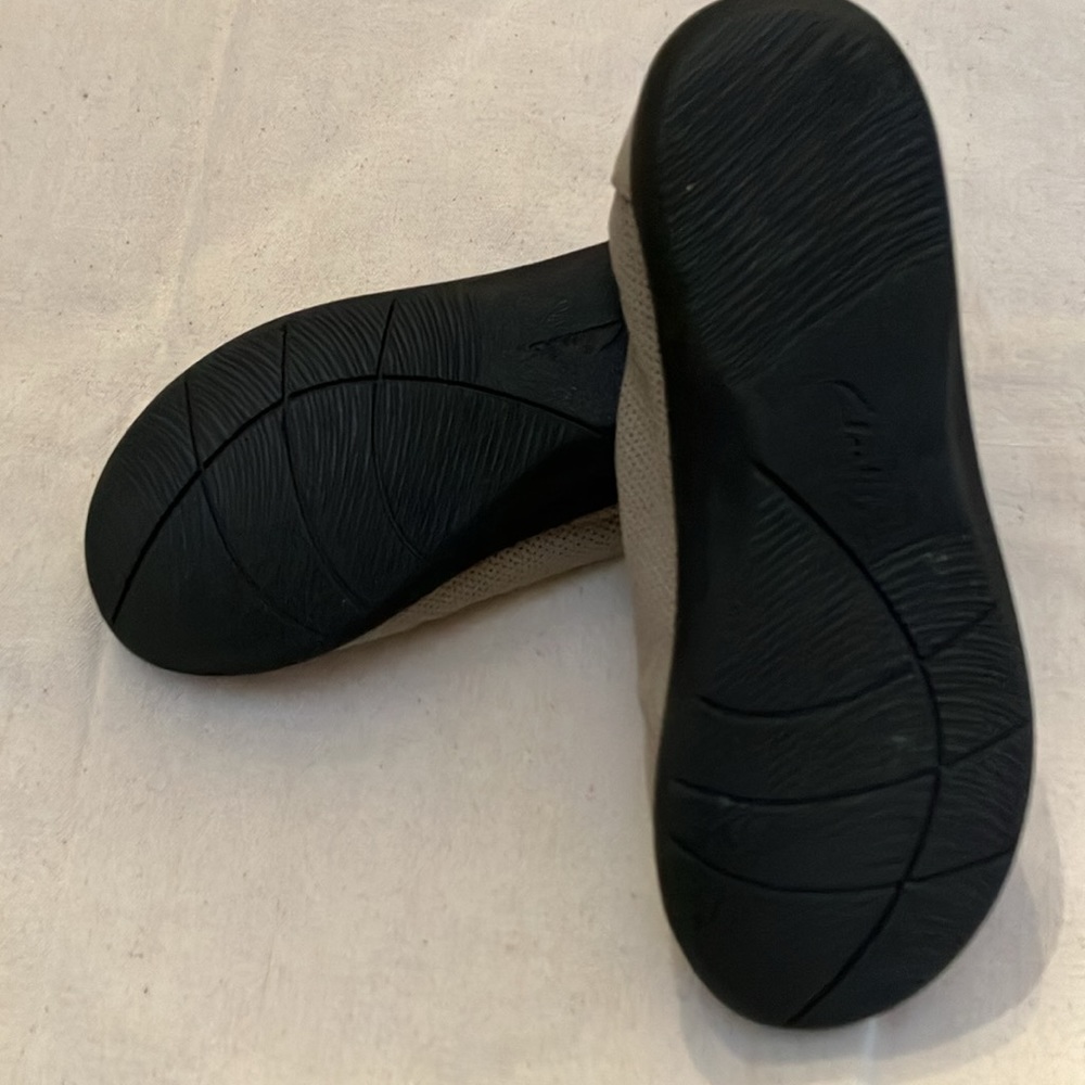 Clarks Cloudsteppers 8s Loafer. Round Toe,Elastic… - image 3